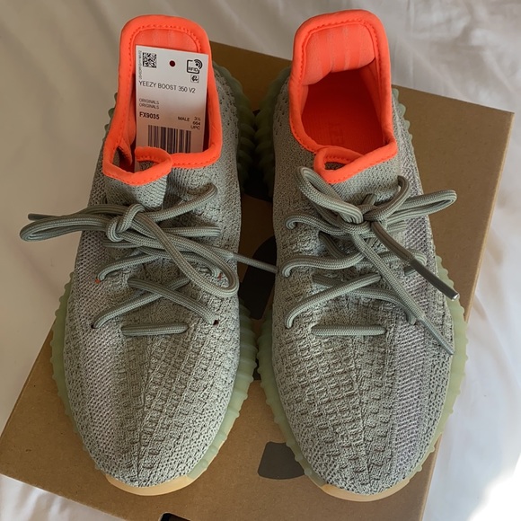 Athletic_Shoes